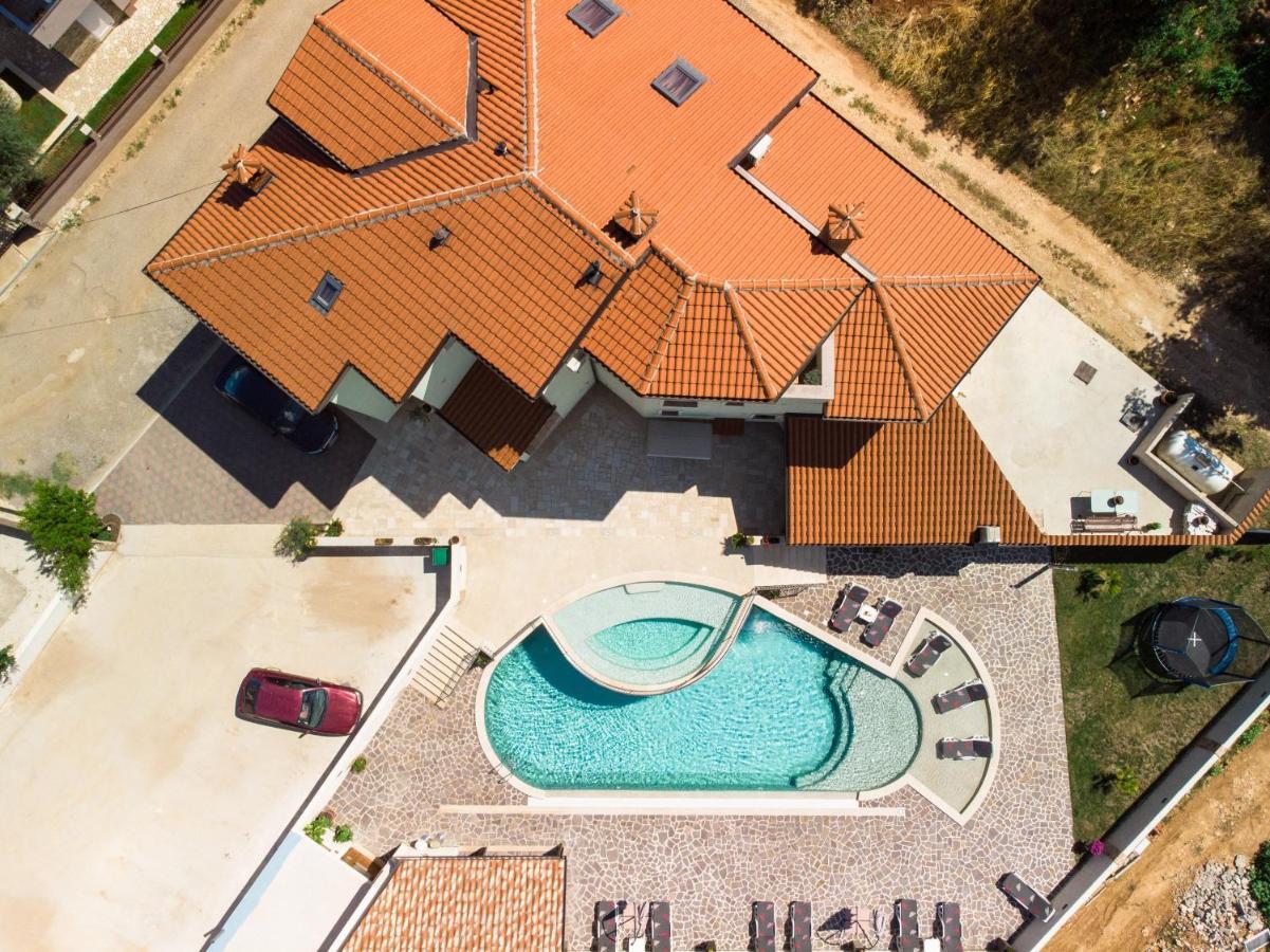 Amela Apartment Pula Exterior photo